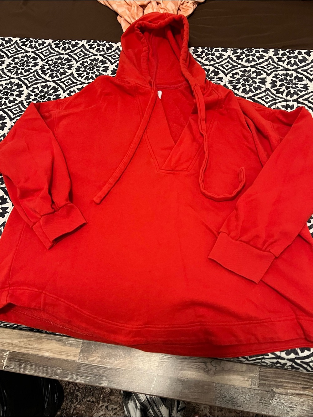 Old Navy Red V-Neck Hooded Pullover Sweatshirt